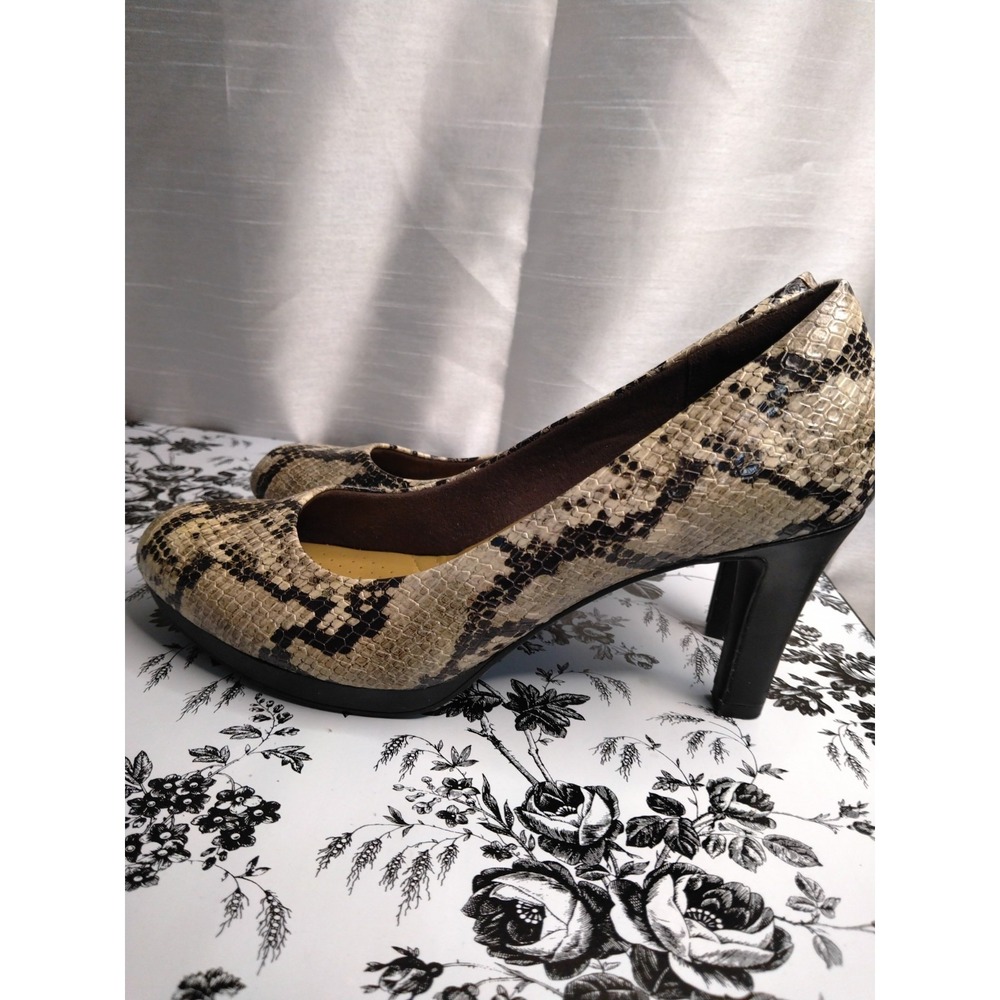 Clark's Women's Adriel Viola Pumps - Synthetic Snake Skin. Size 9M